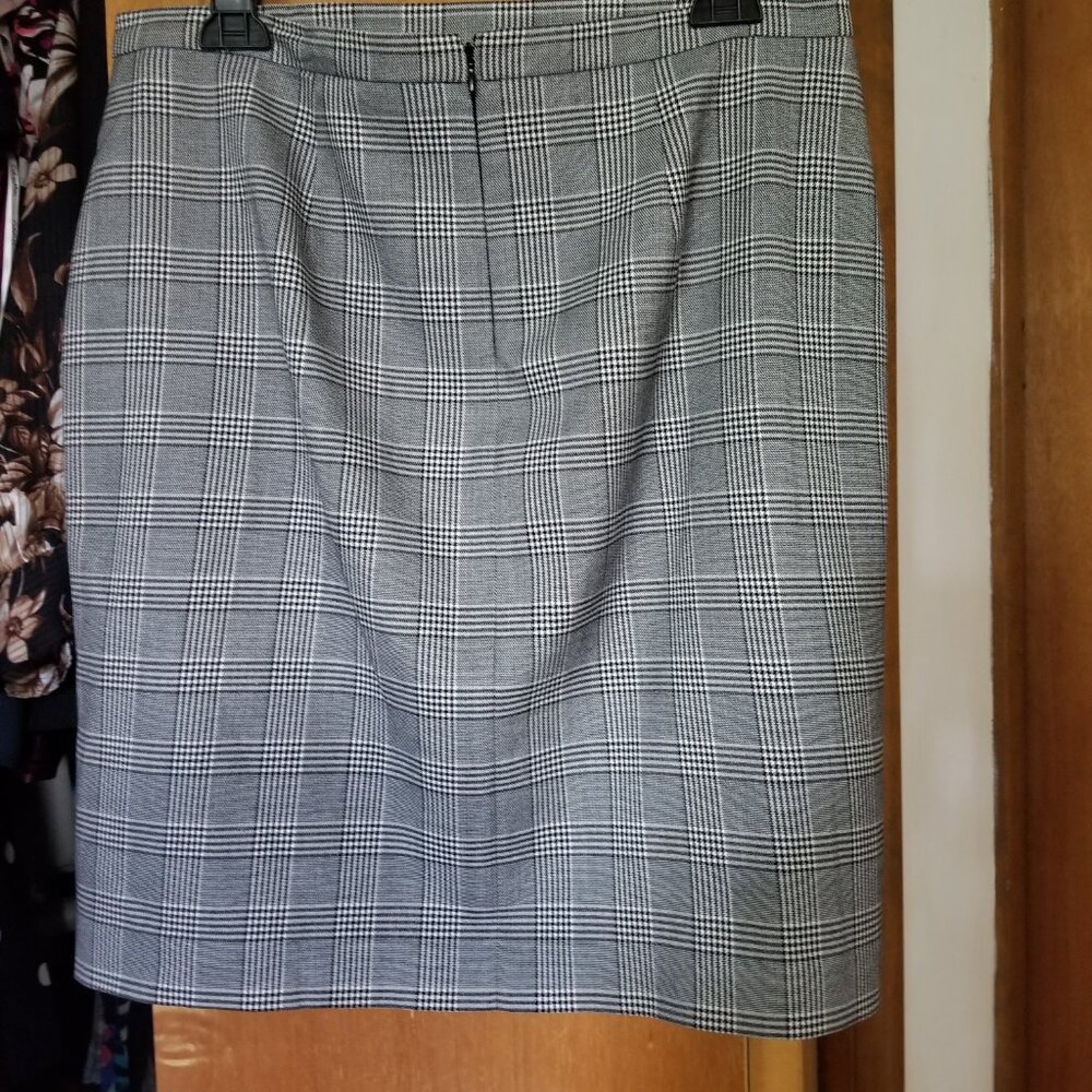 Executive Collection Plaid Jacket With Skirt - image 5